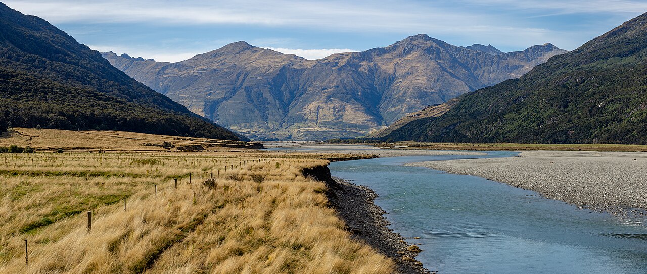 elements/channel/photos/commons_Wilkin_River_close_to_its_confluence_with_Makaro_3b477161.jpg