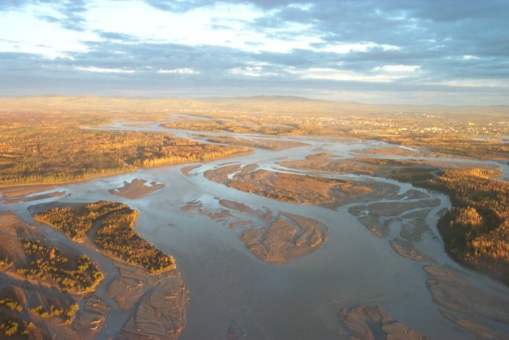 elements/channel/photos/commons_Braided_Stream_FairbanksTananaRiver_jpg_5b22058b.jpg