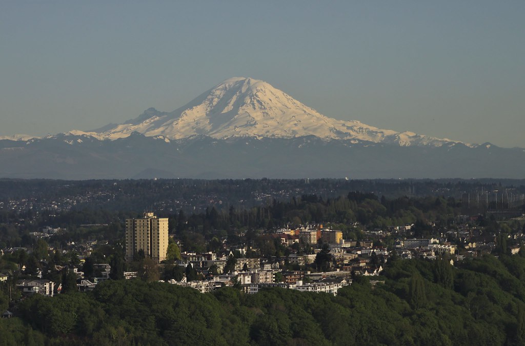 elements/snowpeak/refs/Mount_Rainier_from_Seattle/openverse_Mount_Rainier_from_Seattle_Municipal_Tower_24d1e92a.jpg
